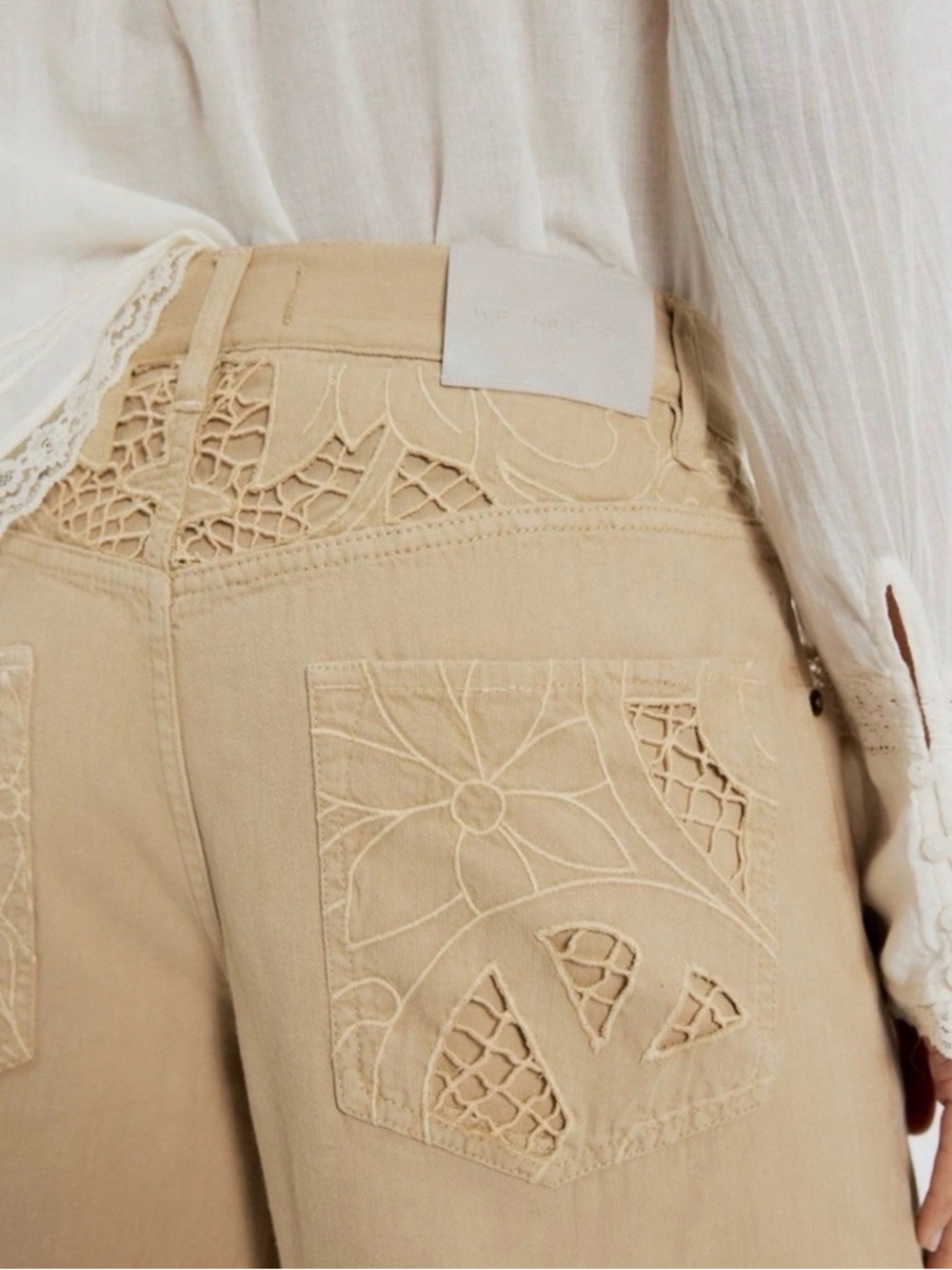 Free People Beige Laser-Cut Embroidered Cut to The Chase Flare Jeans 🔥 Size 29 - Picture 3 of 4